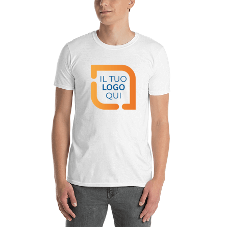 Modello con indosso una maglietta con design personalizzato di LogoMaker